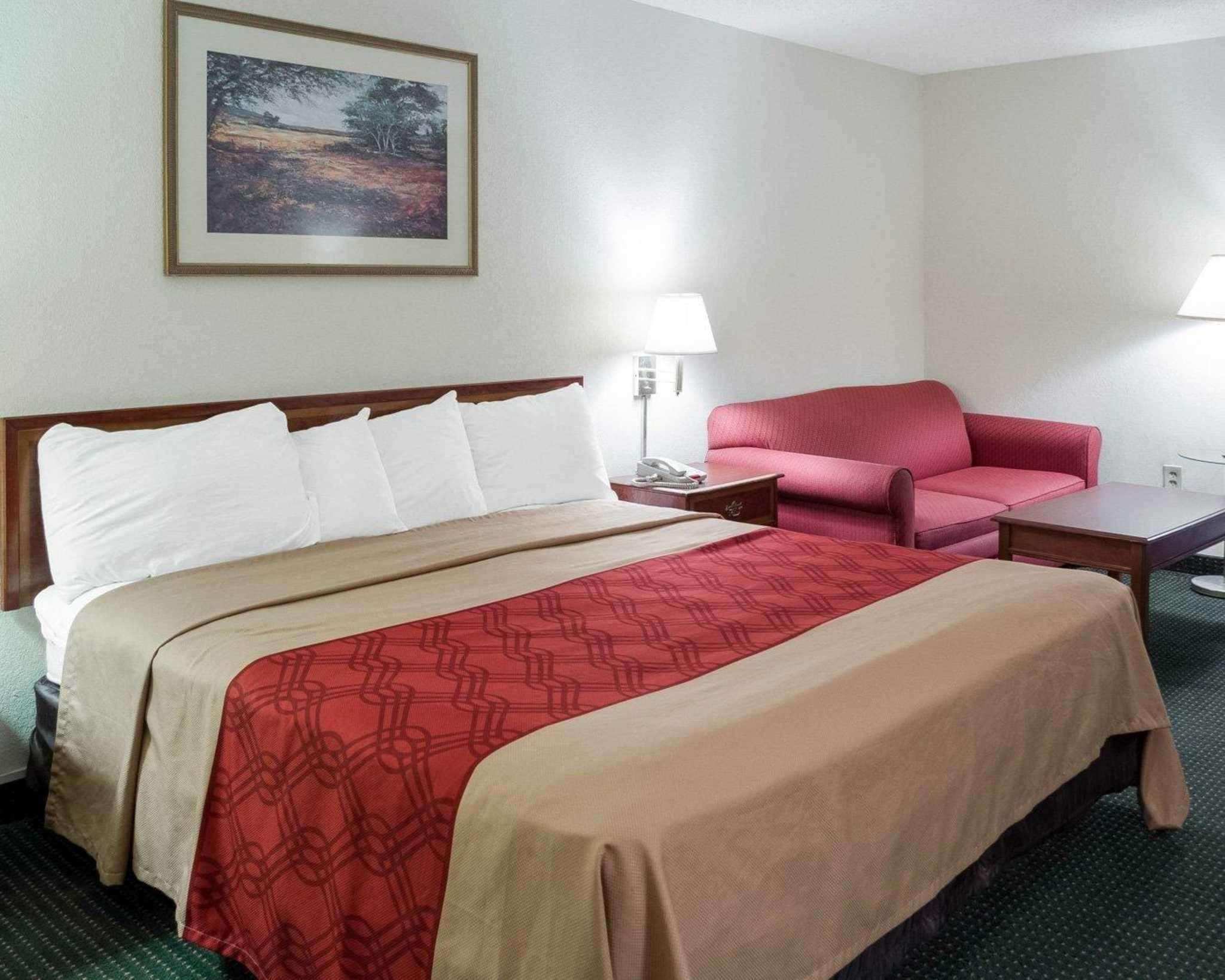Lodge Econo Yazoo