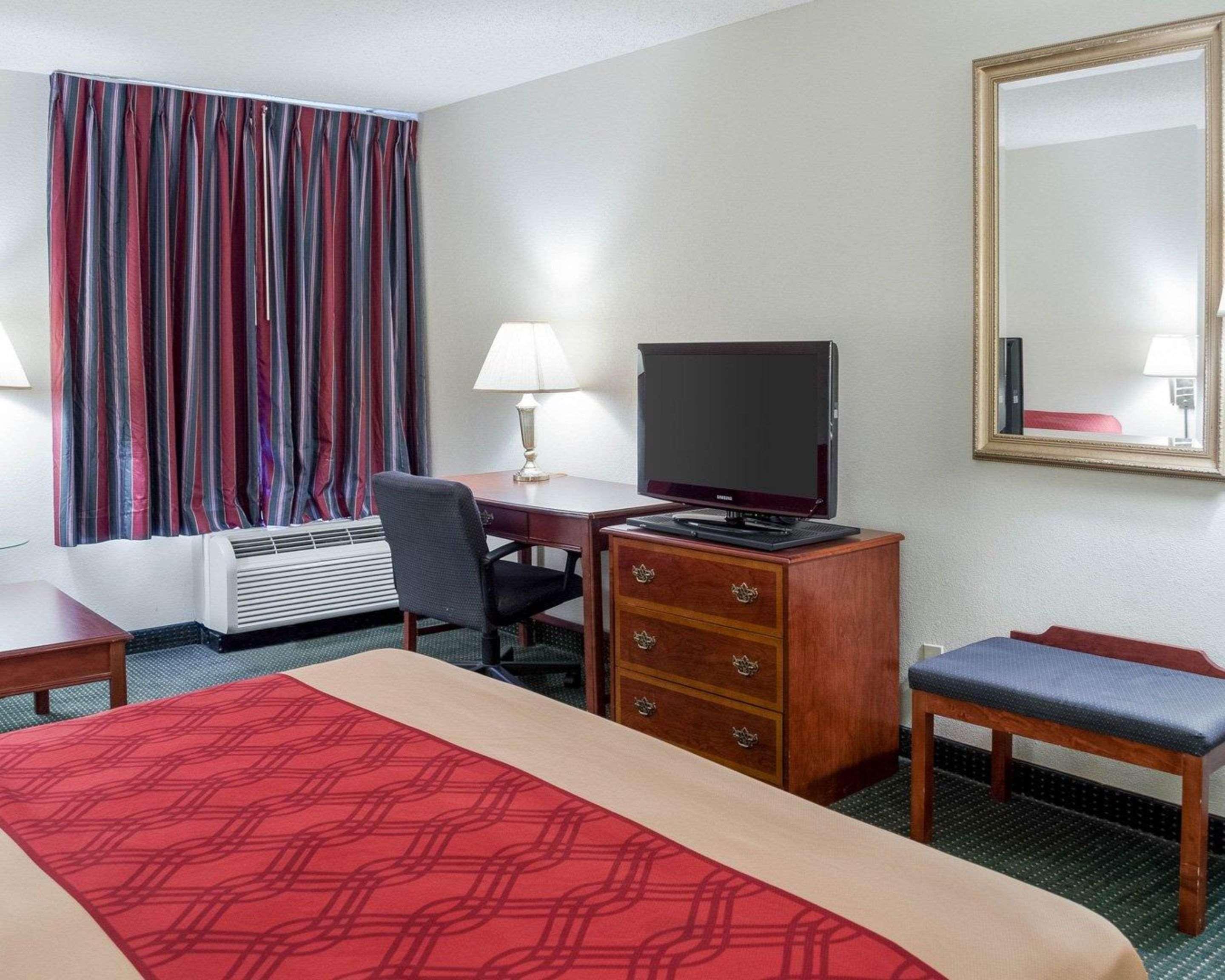 Lodge Econo Yazoo